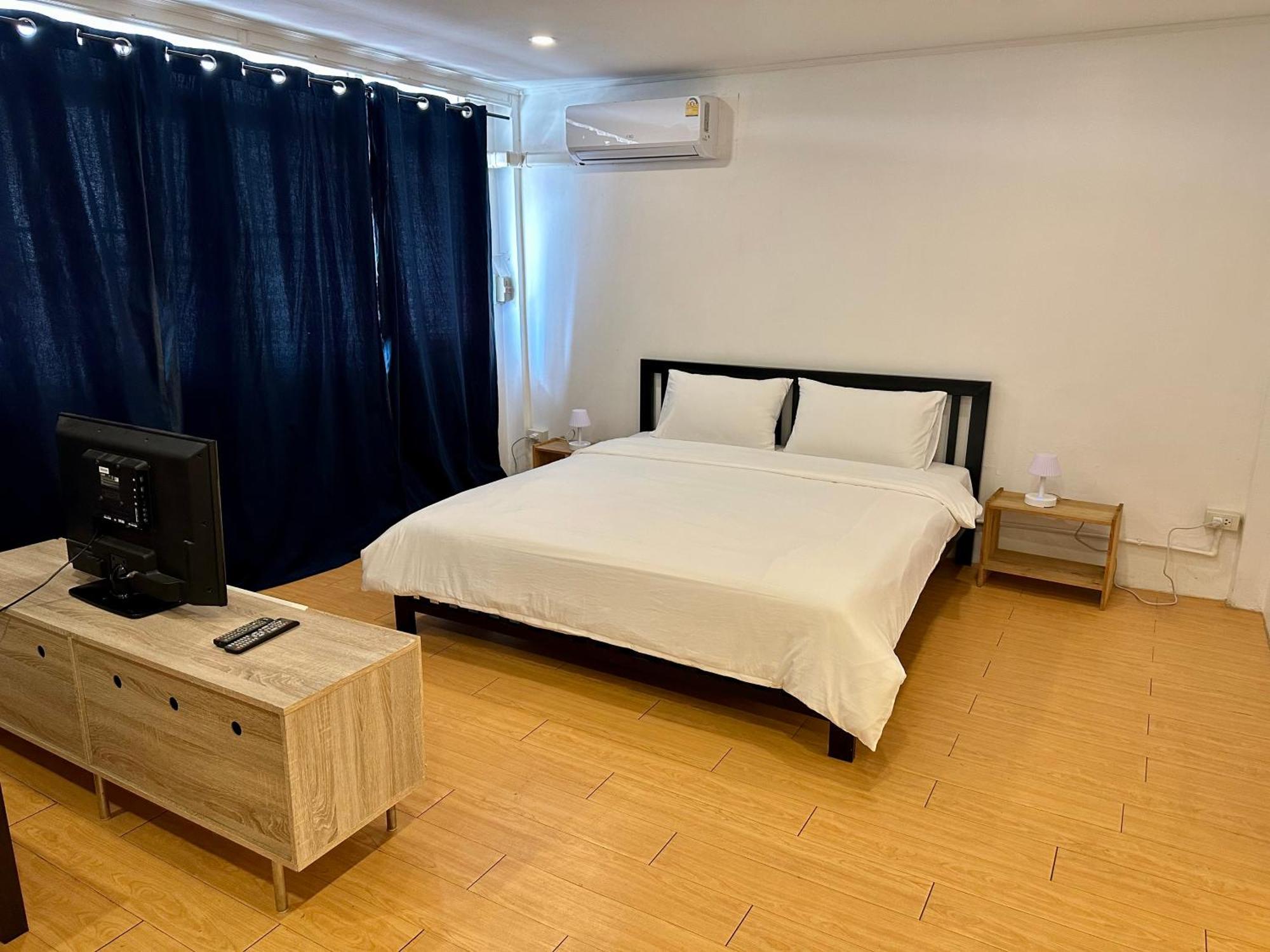 The Cute Silom Hostel Bangkok Bagian luar foto