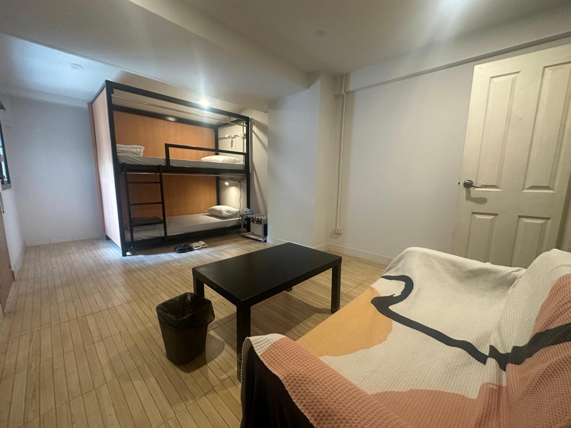 The Cute Silom Hostel Bangkok Bagian luar foto