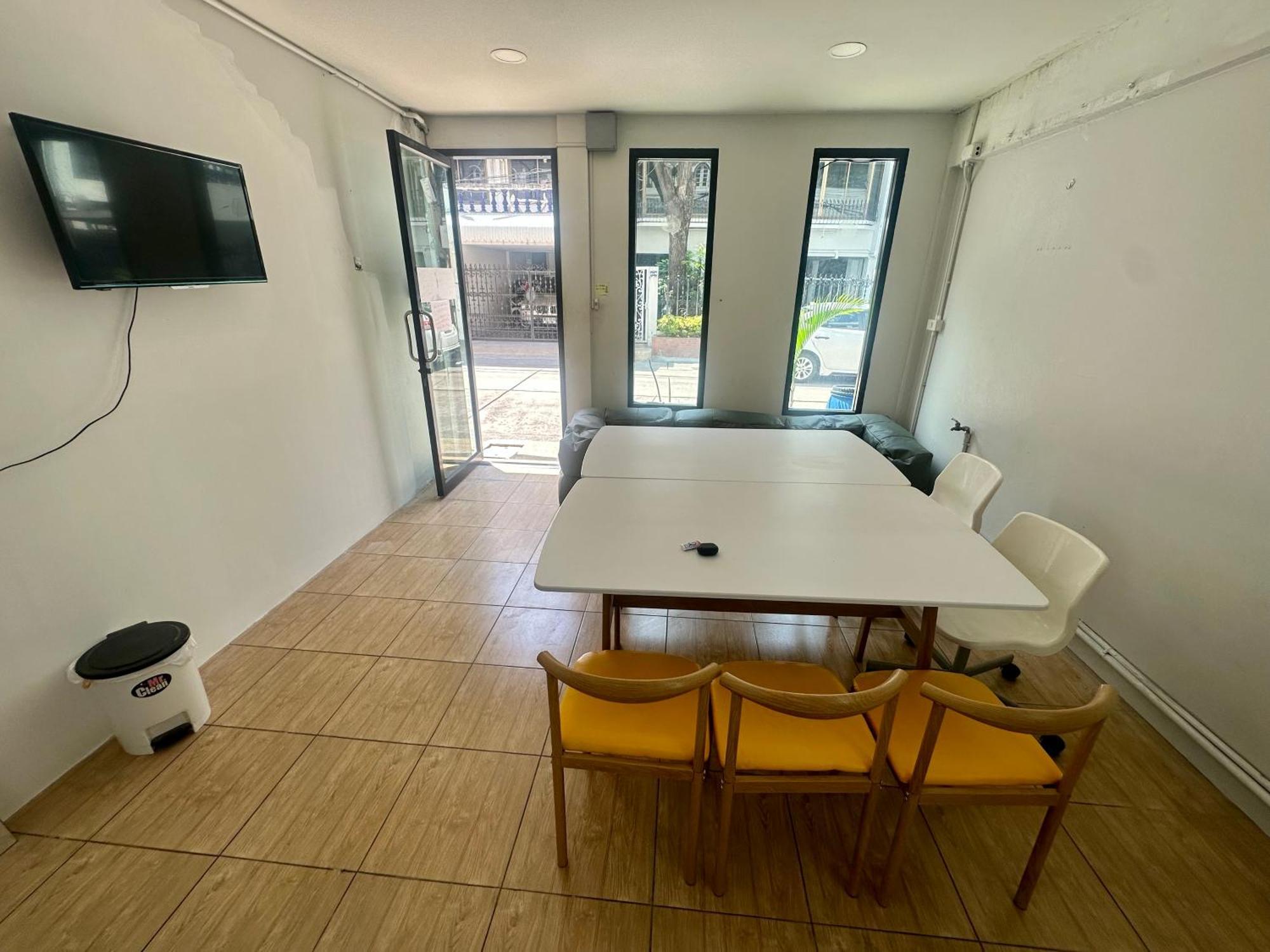 The Cute Silom Hostel Bangkok Bagian luar foto