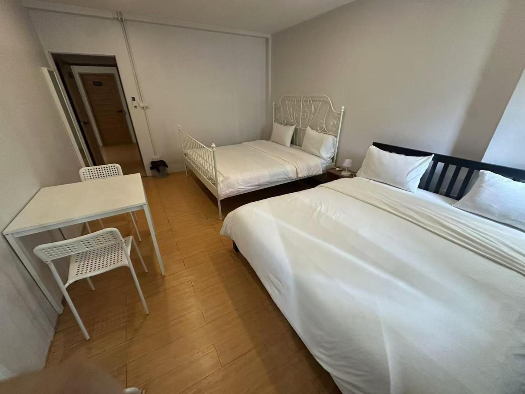 The Cute Silom Hostel Bangkok Bagian luar foto