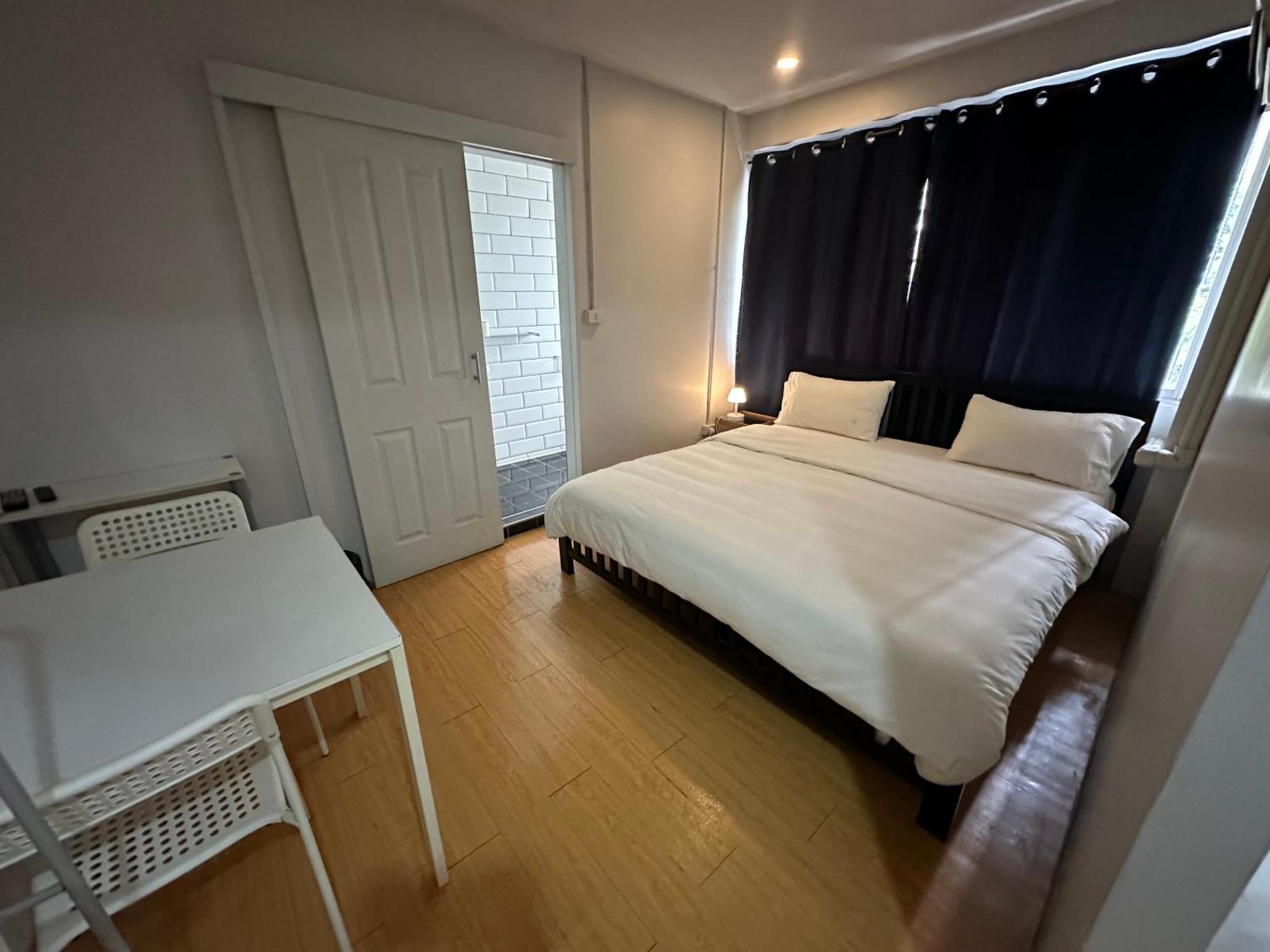 The Cute Silom Hostel Bangkok Bagian luar foto