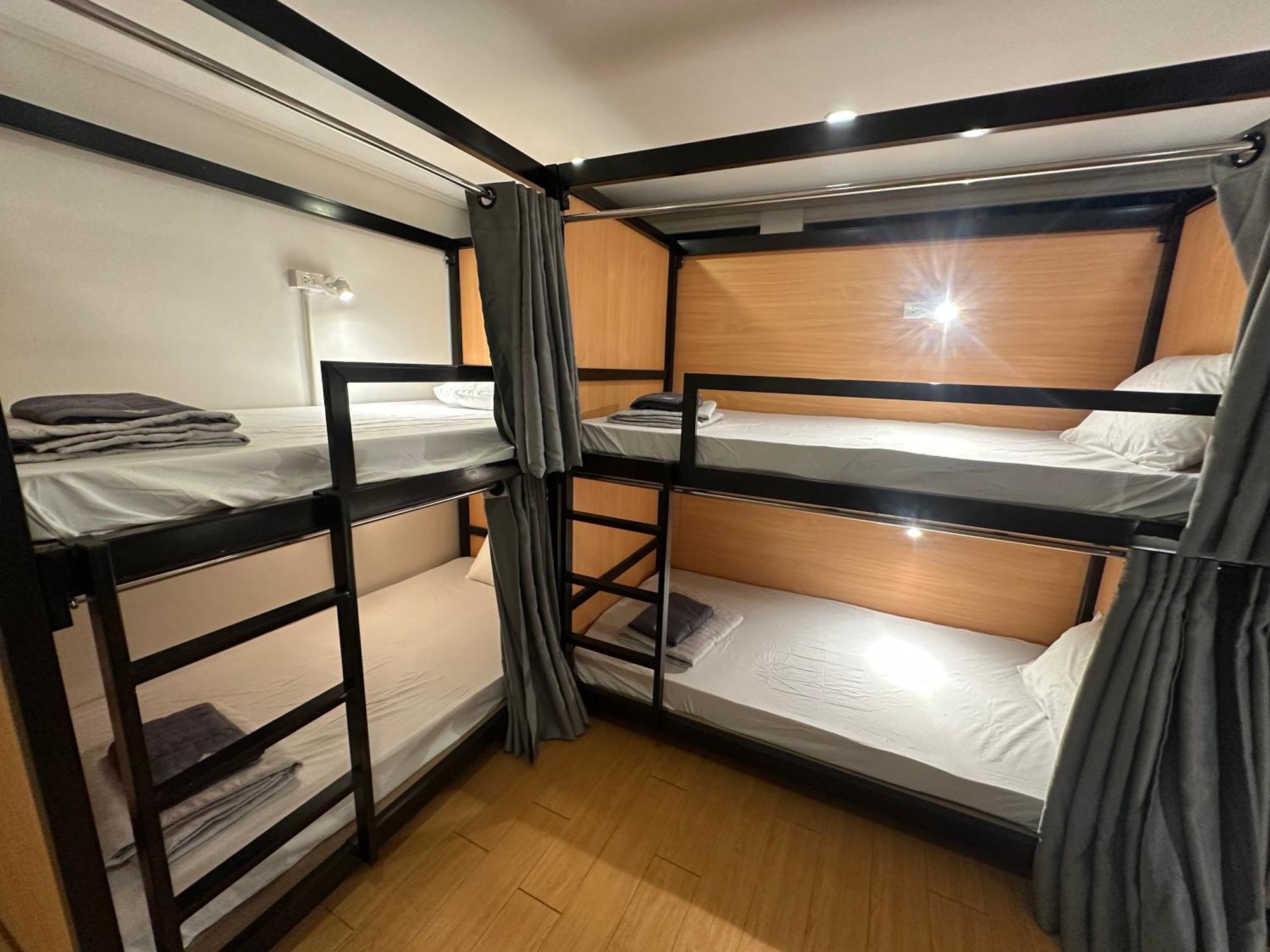 The Cute Silom Hostel Bangkok Bagian luar foto